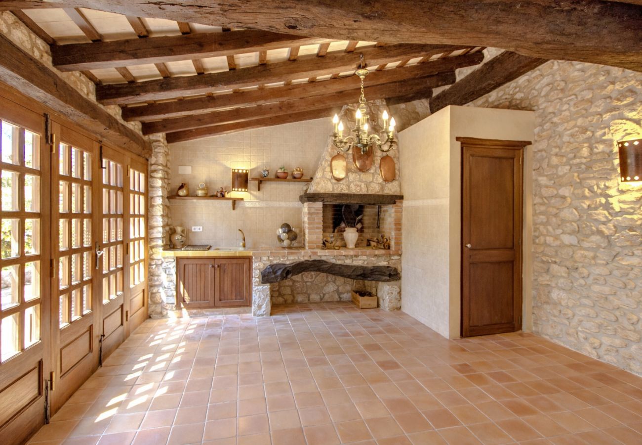 Villa en Santa Oliva - Majestuosa e historica para 32 personas, playa 10km