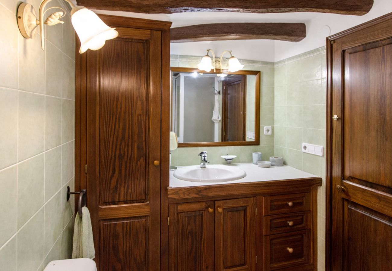 Villa en Santa Oliva - Majestuosa e historica para 32 personas, playa 10km