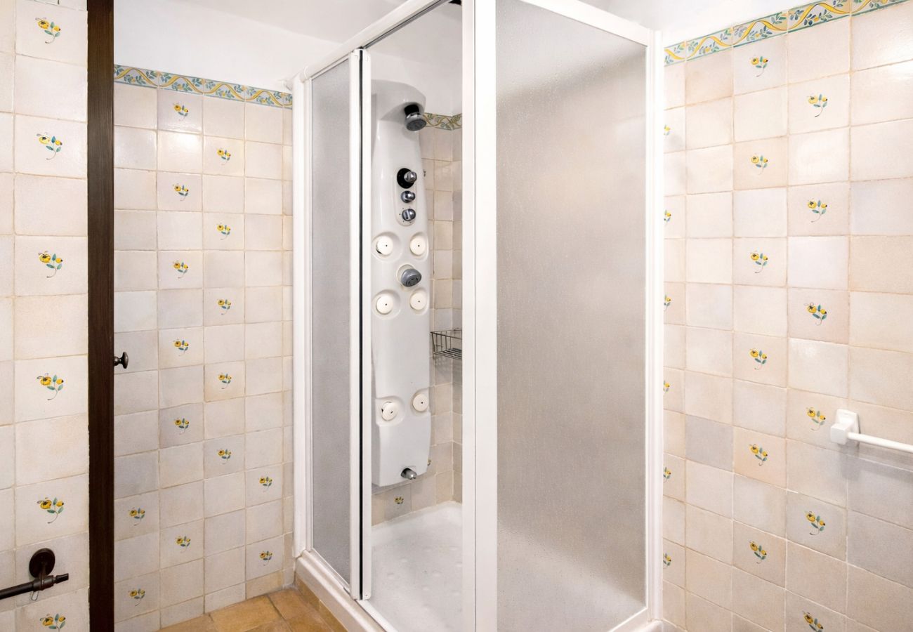 Villa en Santa Oliva - Majestuosa e historica para 32 personas, playa 10km