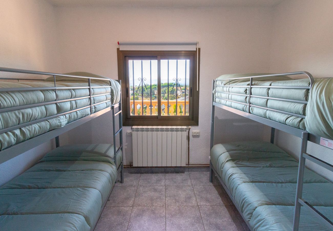 Villa en Sils - Hermosa villa a tan solo 25 km de la playa de Lloret de Mar