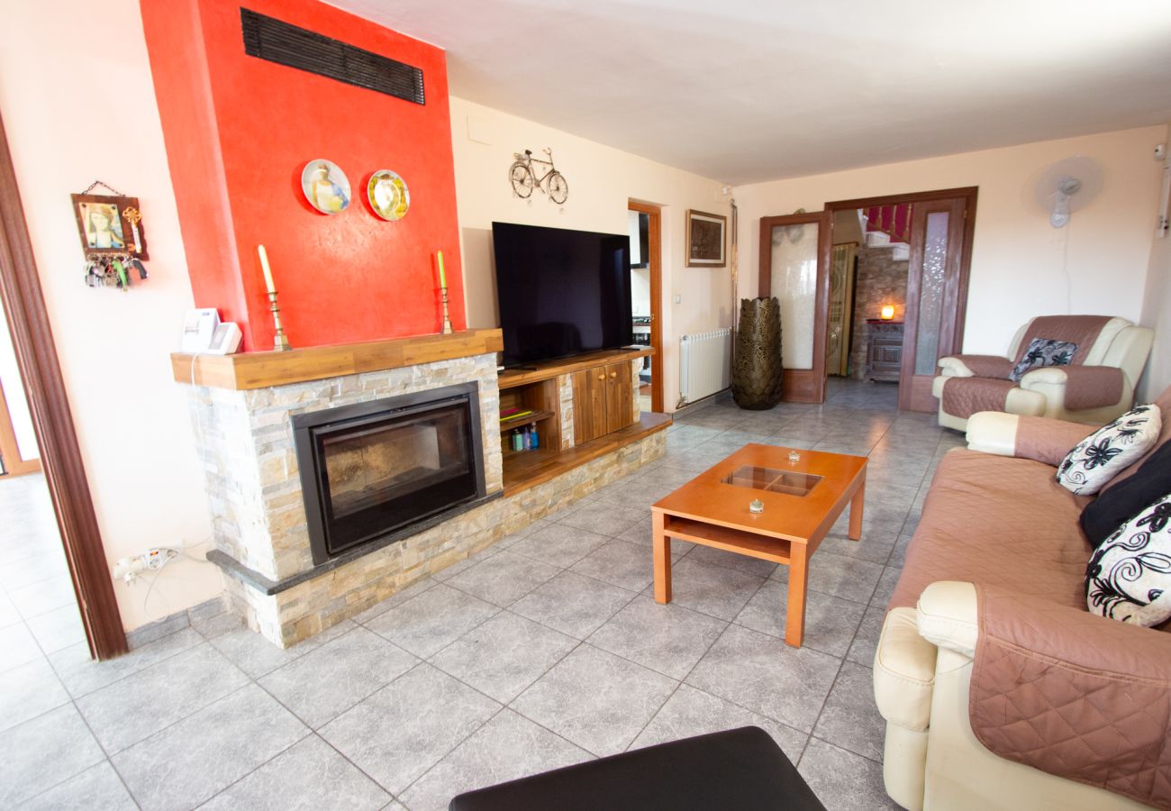 Villa en Sils - Hermosa villa a tan solo 25 km de la playa de Lloret de Mar