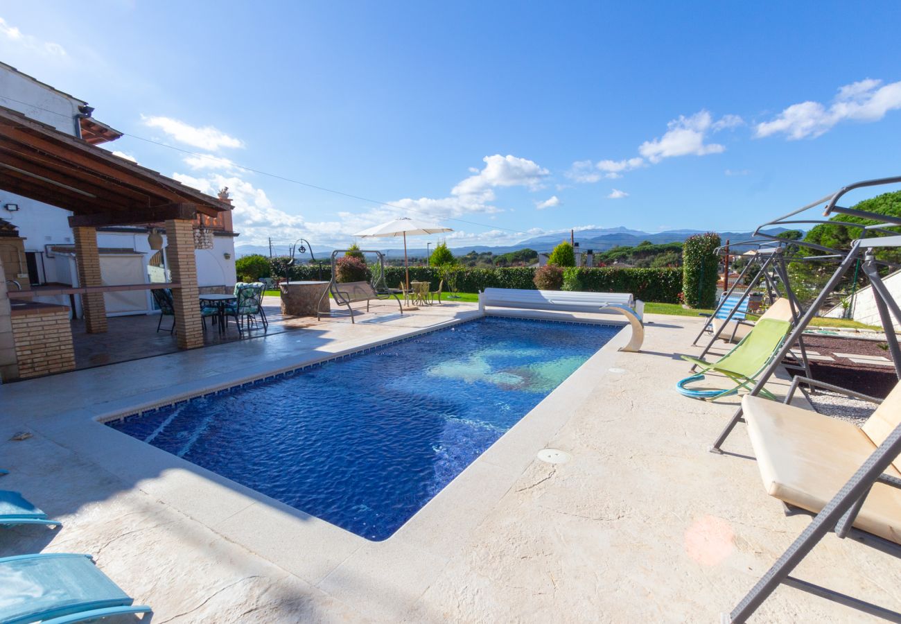 Villa en Sils - Hermosa villa a tan solo 25 km de la playa de Lloret de Mar