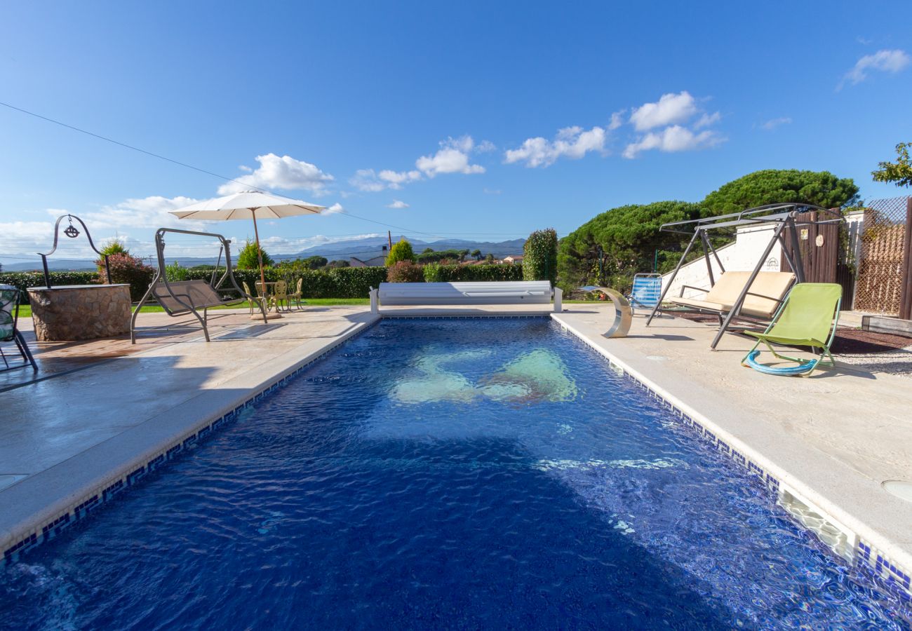 Villa en Sils - Hermosa villa a tan solo 25 km de la playa de Lloret de Mar