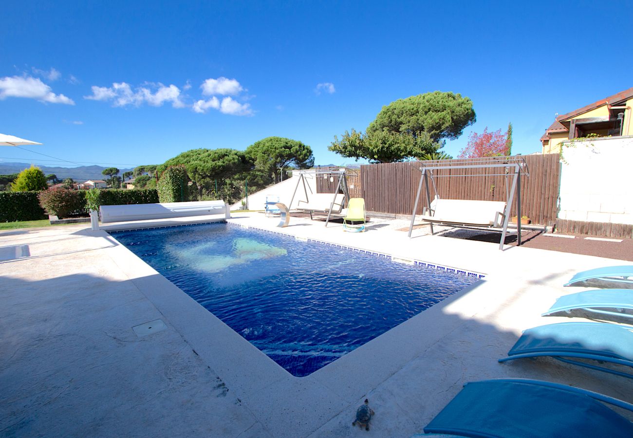 Villa en Sils - Hermosa villa a tan solo 25 km de la playa de Lloret de Mar