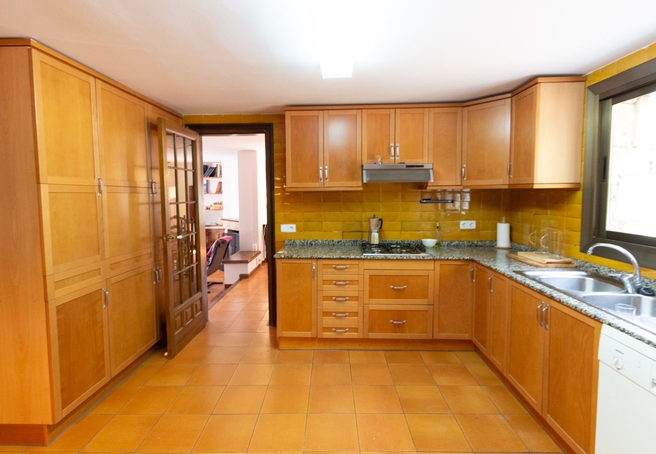 Villa en Cervelló - Rural getaway with pool & nature, 26 km BCN