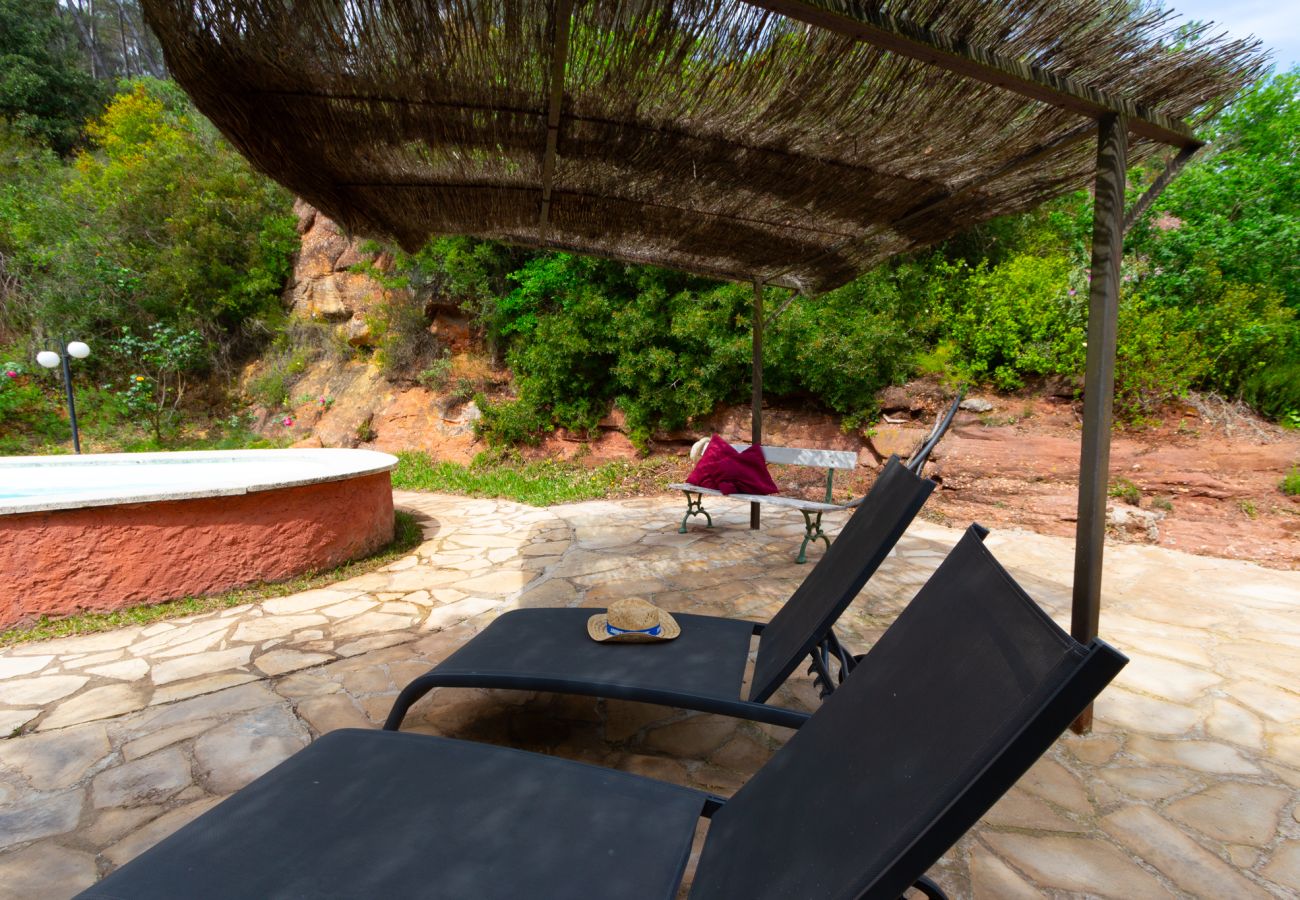 Villa en Cervelló - Rural getaway with pool & nature, 26 km BCN