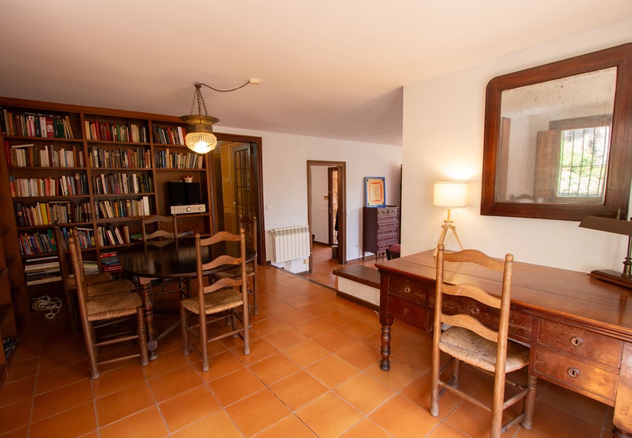 Villa en Cervelló - Rural getaway with pool & nature, 26 km BCN