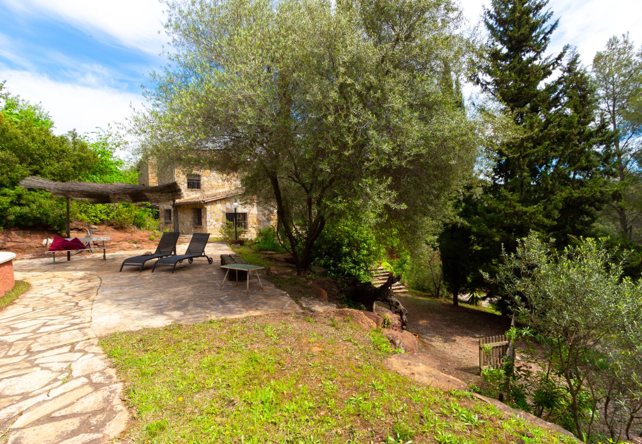 Villa en Cervelló - Rural getaway with pool & nature, 26 km BCN