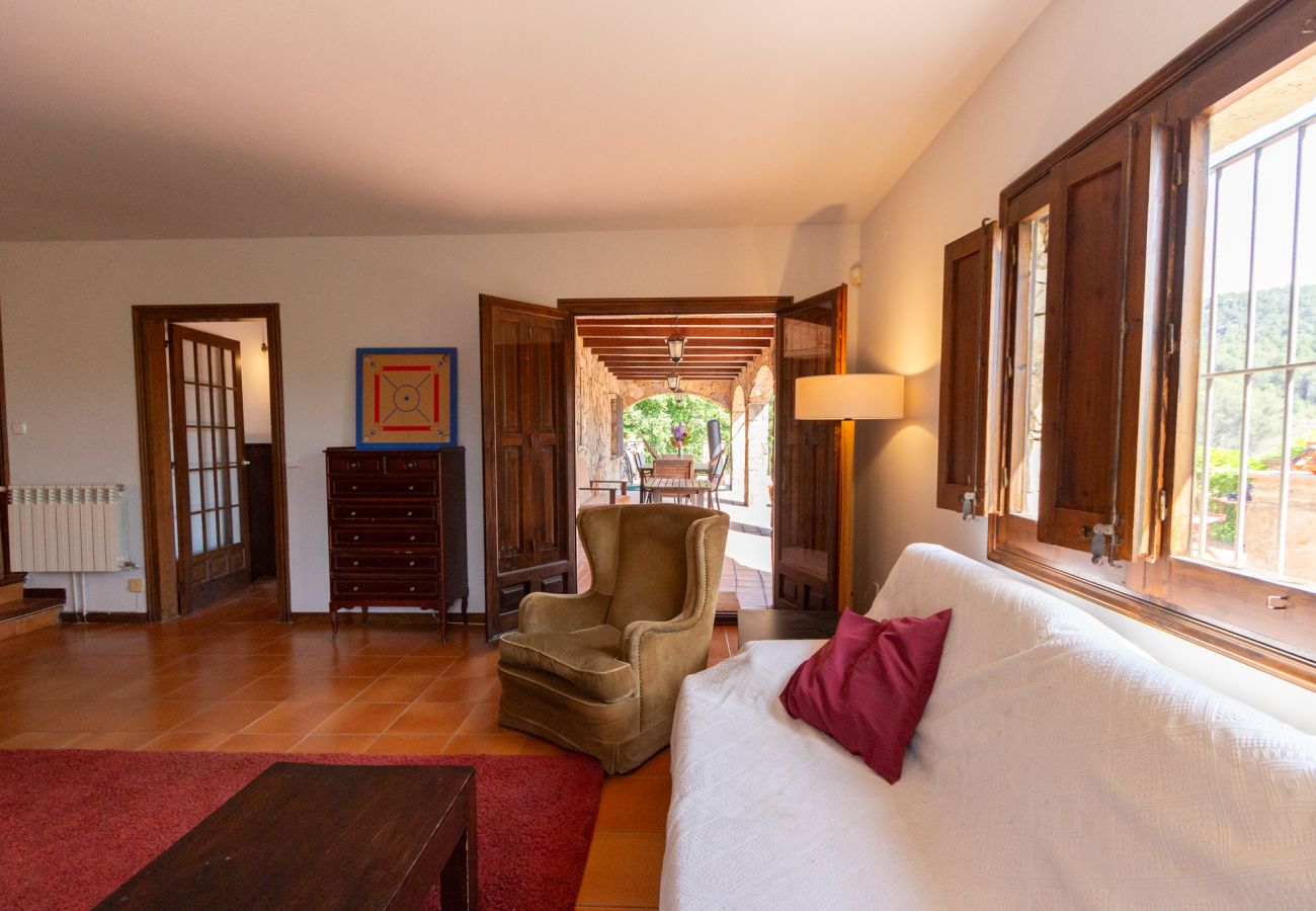 Villa en Cervelló - Rural getaway with pool & nature, 26 km BCN