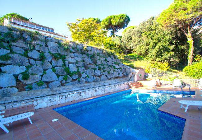 Villa en Sant Cebrià de Vallalta - Espectaculares vistas a la montaña a 4km de la playa