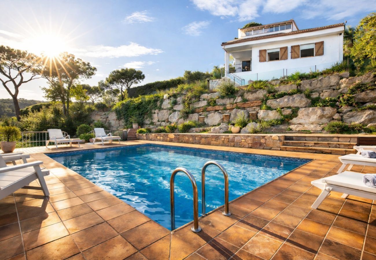 Villa en Sant Cebrià de Vallalta - Espectaculares vistas a la montaña a 4km de la playa
