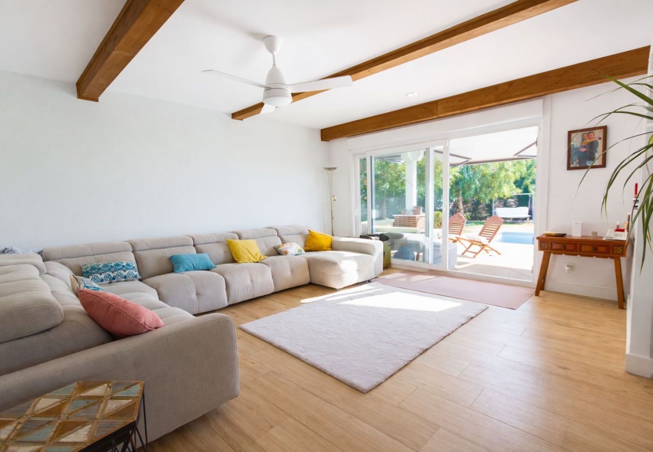 Villa en Llinars del Vallès - Villa con piscina cerca de Barcelona - Tiendas a pie