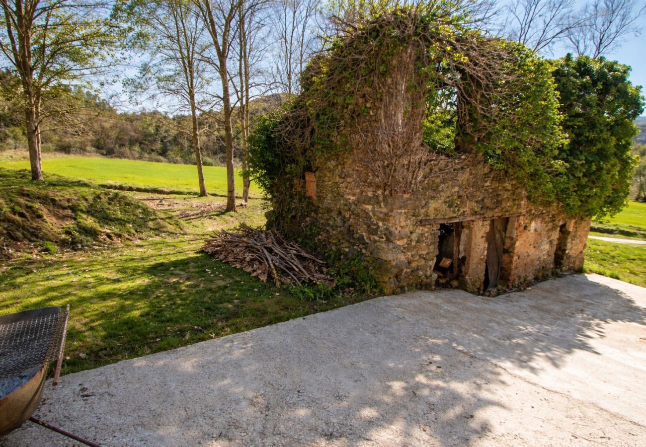 Villa en Sant Feliu de Pallerols - Villa amplia en La Garrotxa, naturaleza y tranquilidad