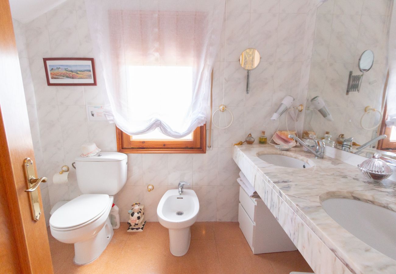 Villa en Sils - Villa relajante con piscina privada cerca de Costa Brava