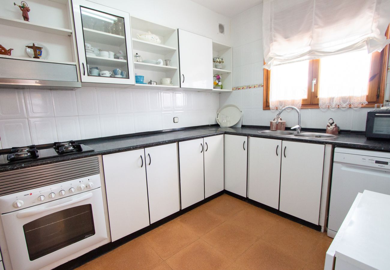 Villa en Sils - Villa relajante con piscina privada cerca de Costa Brava