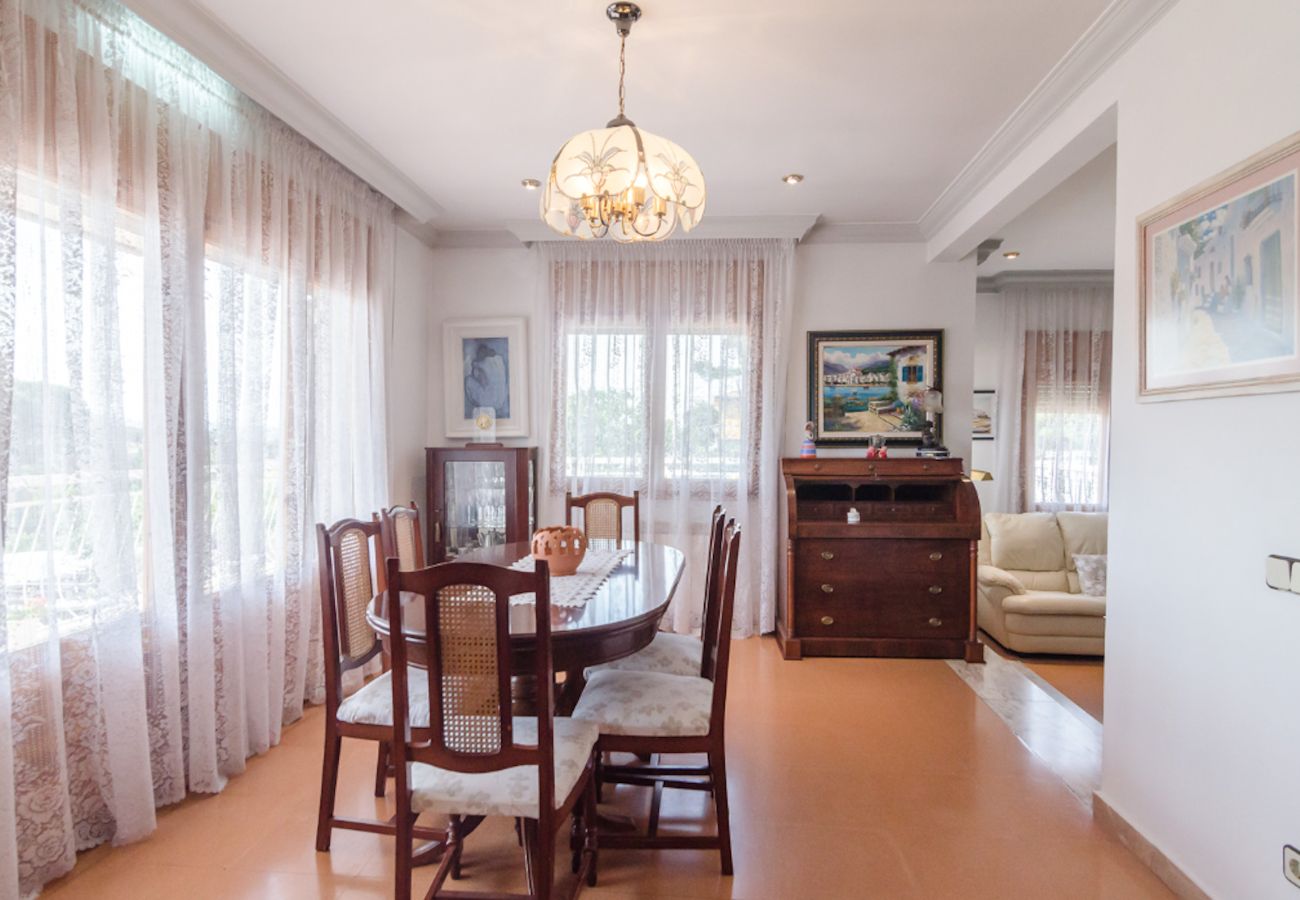 Villa en Sils - Villa relajante con piscina privada cerca de Costa Brava