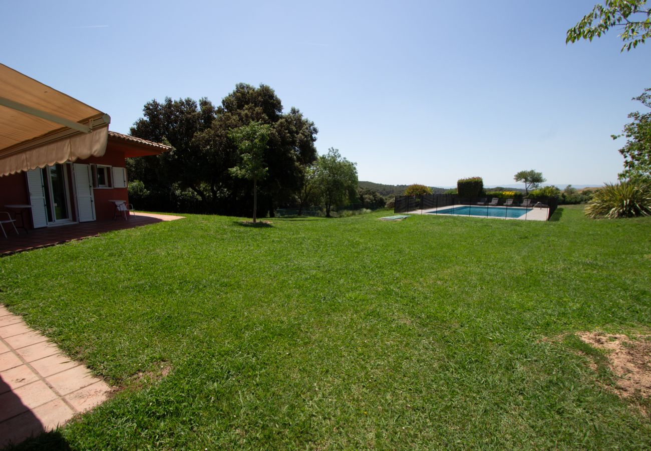 Villa en Garrigoles - ¡Lujo y naturaleza a 20km de la playa de L'Escala!