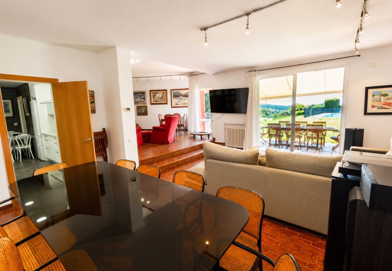 Villa en Garrigoles - ¡Lujo y naturaleza a 20km de la playa de L'Escala!
