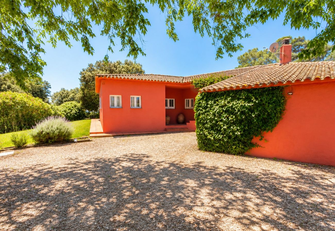 Villa en Garrigoles - ¡Lujo y naturaleza a 20km de la playa de L'Escala!