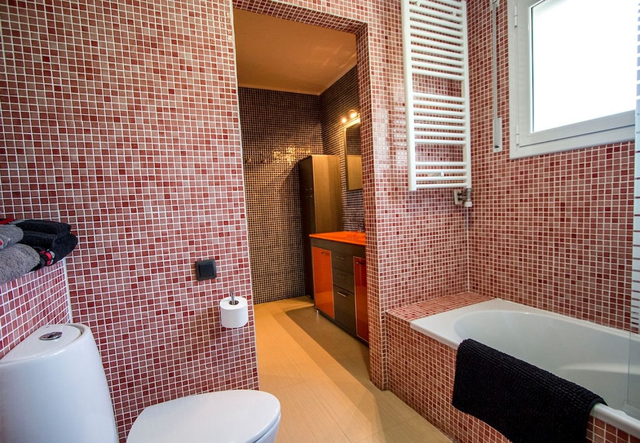 Villa à Sentmenat -  Moderne et spacieuse avec piscine privée proche de BCN!