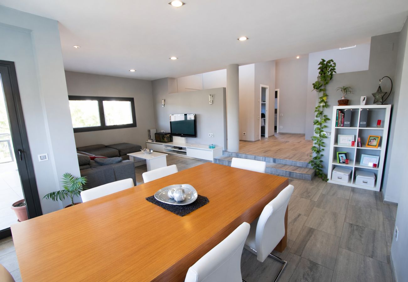 Villa à Sils -  Merveille moderne - à 26km des plages de la Costa Brava!