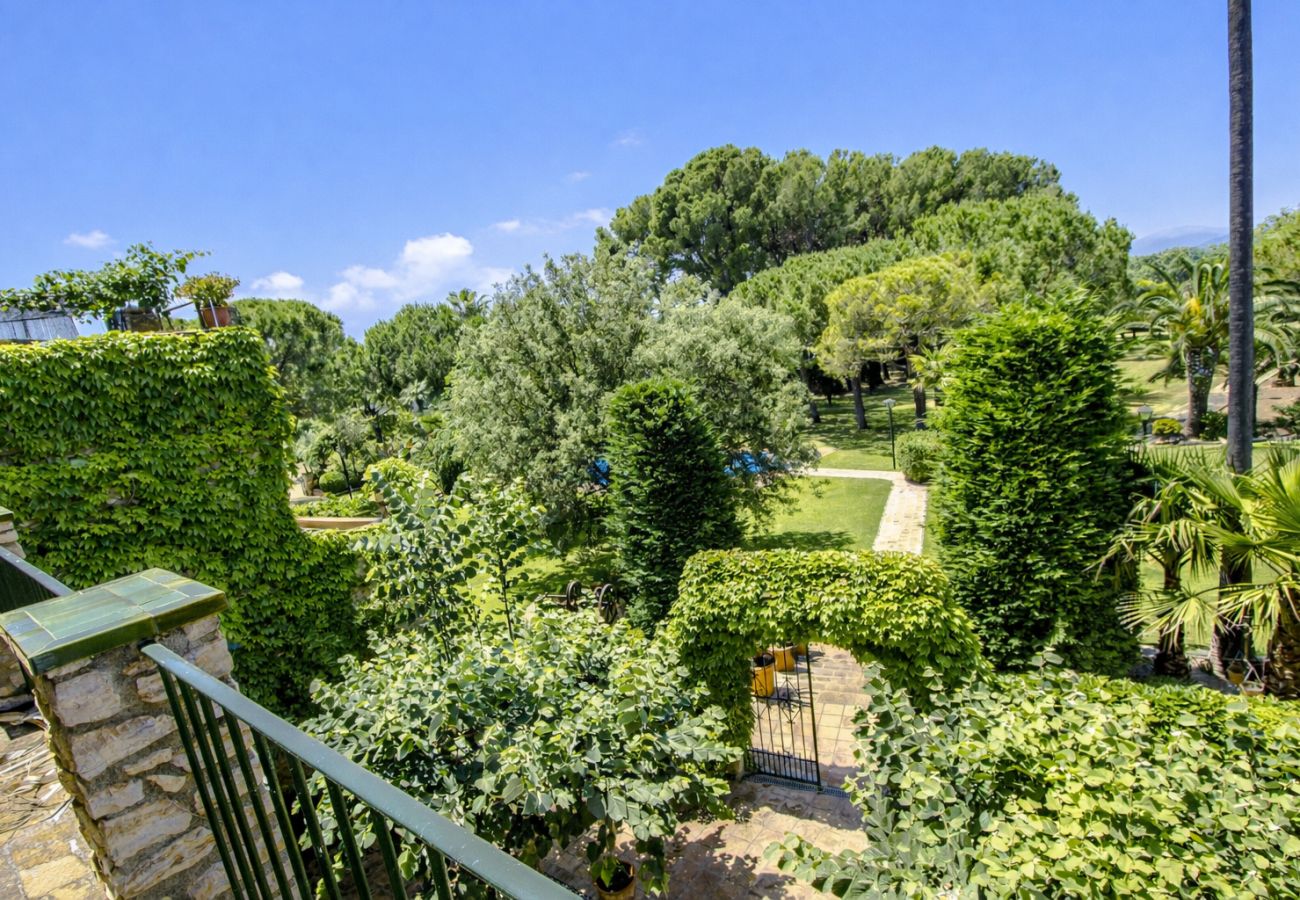 Villa à Santa Oliva - Sanctuaire unique avec piscine extra large !