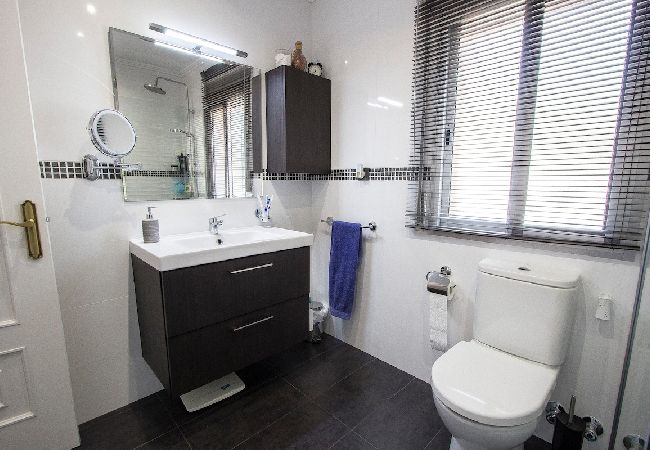 Villa à Torrelles de Llobregat - Évasion montagnarde avec vues incroyables à seulement 25 km de BCN ! Villa à Torrelles de Llobregat - Évasion montagnarde avec vues incroyables à seulement 25 km de BCN !