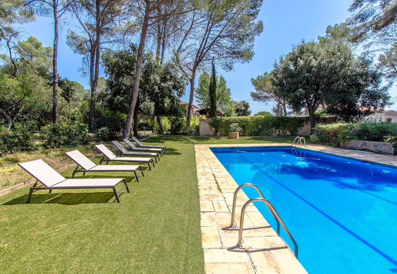 Villa à Castellar del Vallés -  Havre de paix céleste pour 16 pax - à 30km de Barcelone!