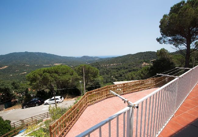 Villa à Lloret de Mar - Amusement et folie à Lloret del Mar à 3,5 km de la plage! Villa à Lloret de Mar - Amusement et folie à Lloret del Mar à 3,5 km de la plage!