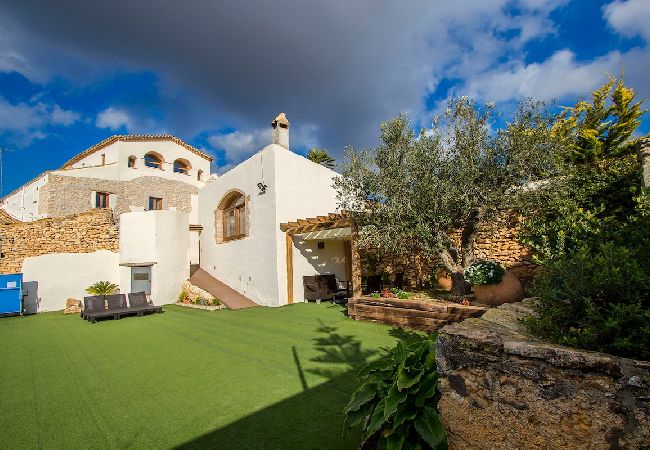 Villa à La Bisbal del Penedés -  Villa captivante au milieu des vignes, proche de Sitges