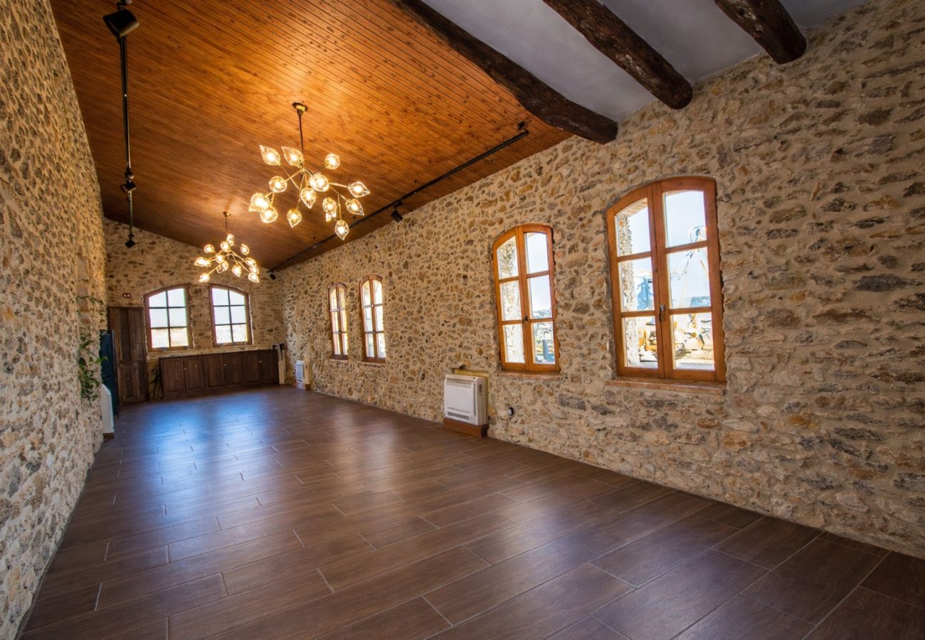 Villa à La Bisbal del Penedés -  Villa captivante au milieu des vignes, proche de Sitges