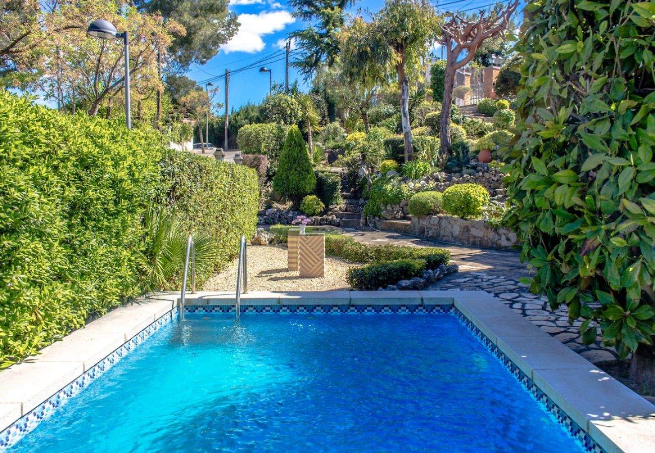 Villa à Sant Cugat del Vallès - Super Sant Cugat avec piscine à seulement 15 km de Barcelone !
