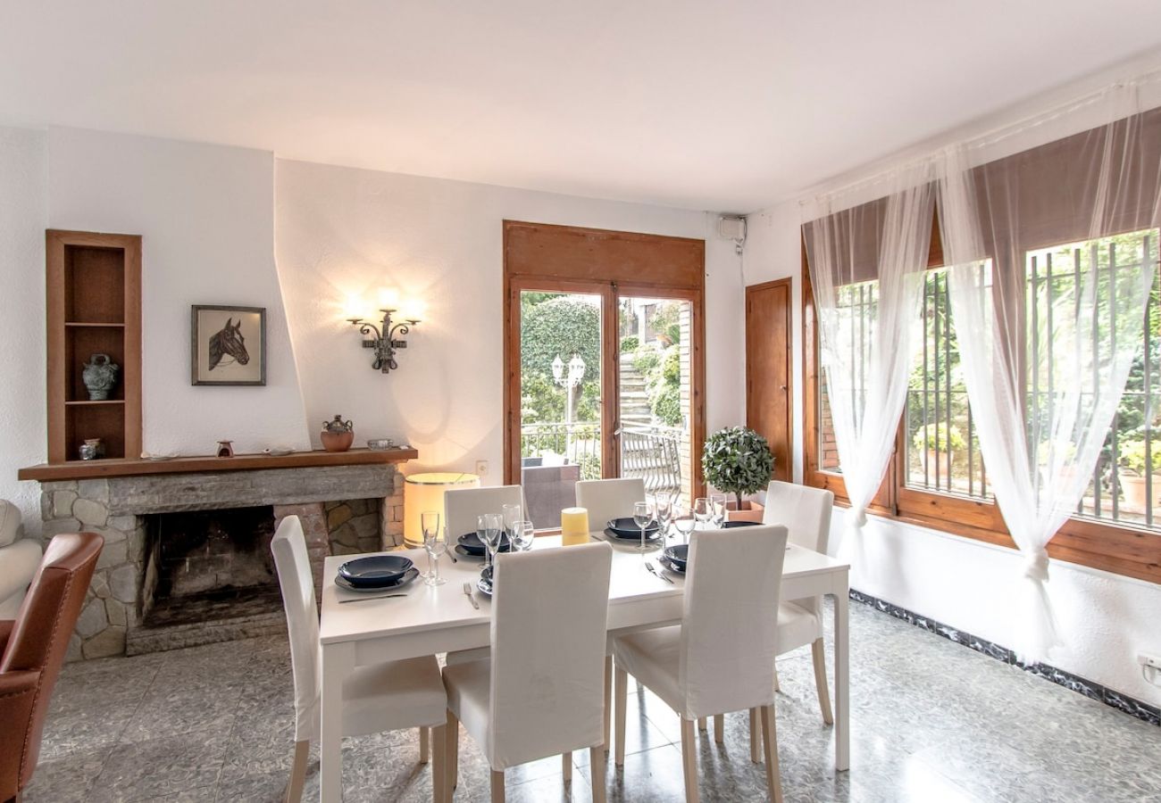 Villa à Sant Cugat del Vallès - Super Sant Cugat avec piscine à seulement 15 km de Barcelone !