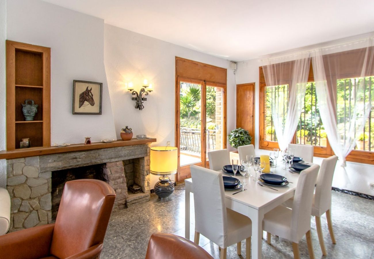 Villa à Sant Cugat del Vallès - Super Sant Cugat avec piscine à seulement 15 km de Barcelone !