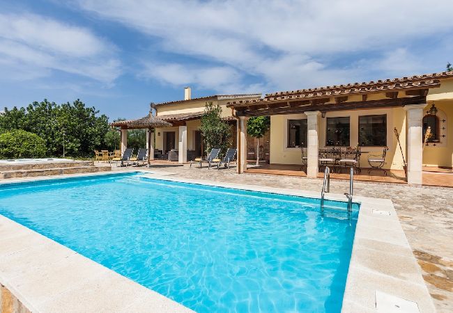 Villa à Majorque/Mallorca -   Villa incroyable à 10 minutes de la vieille ville de Pollensa !
