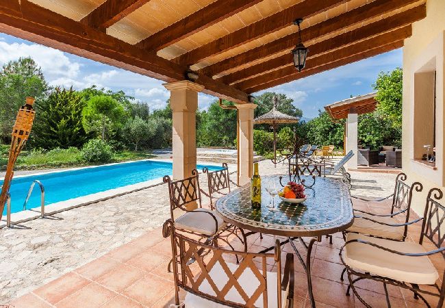 Villa à Majorque/Mallorca -   Villa incroyable à 10 minutes de la vieille ville de Pollensa !