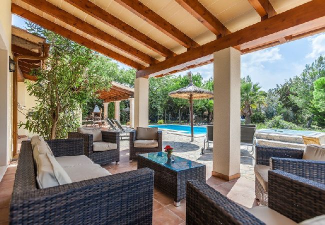 Villa à Majorque/Mallorca -   Villa incroyable à 10 minutes de la vieille ville de Pollensa !