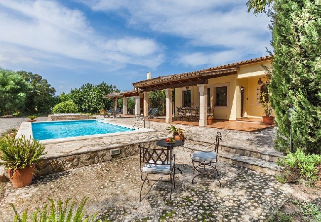 Villa à Majorque/Mallorca -   Villa incroyable à 10 minutes de la vieille ville de Pollensa !