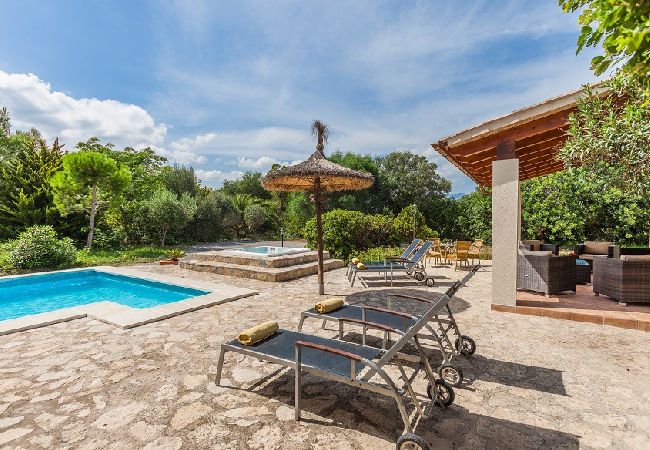 Villa à Majorque/Mallorca -   Villa incroyable à 10 minutes de la vieille ville de Pollensa !