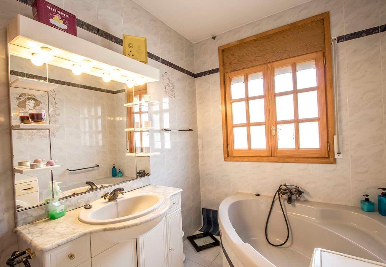 Villa à Castellet i la Gornal -  Élégance tentante - à 10 minutes des plages de la Costa Dorada!