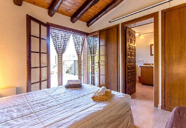 Villa à Sant Pere de Vilamajor - Nature et tranquillité pour 24 personnes - à 30 km de la plage ! Villa à Sant Pere de Vilamajor - Nature et tranquillité pour 24 personnes - à 30 km de la plage !