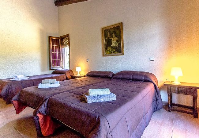 Villa à Sant Pere de Vilamajor - Nature et tranquillité pour 24 personnes - à 30 km de la plage ! Villa à Sant Pere de Vilamajor - Nature et tranquillité pour 24 personnes - à 30 km de la plage !