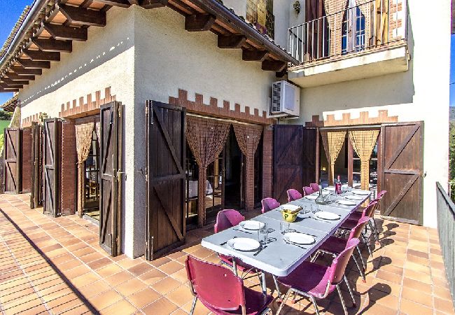 Villa à Sant Pere de Vilamajor - Nature et tranquillité pour 24 personnes - à 30 km de la plage ! Villa à Sant Pere de Vilamajor - Nature et tranquillité pour 24 personnes - à 30 km de la plage !