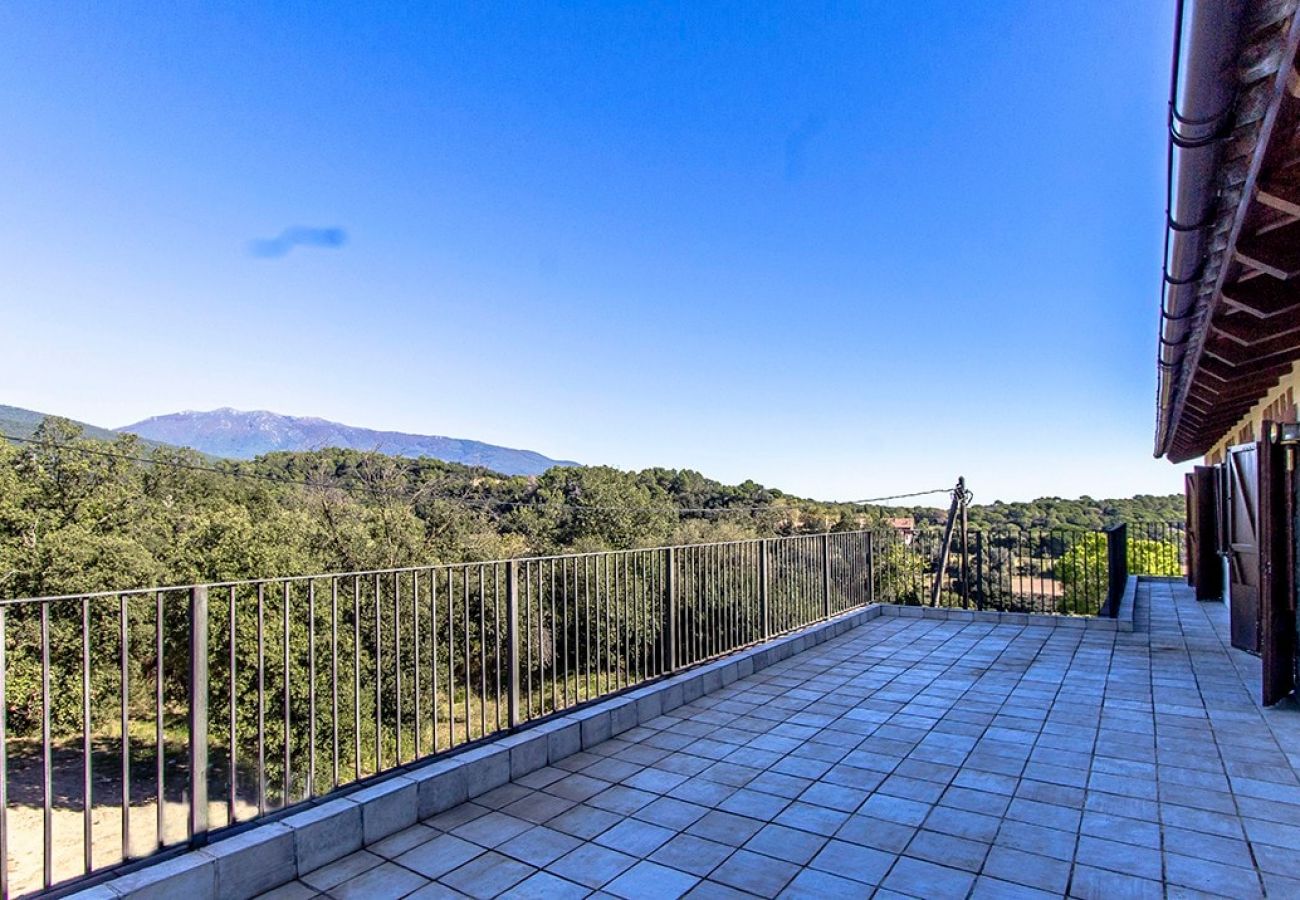 Villa à Sant Pere de Vilamajor - Nature et tranquillité pour 24 personnes - à 30 km de la plage !