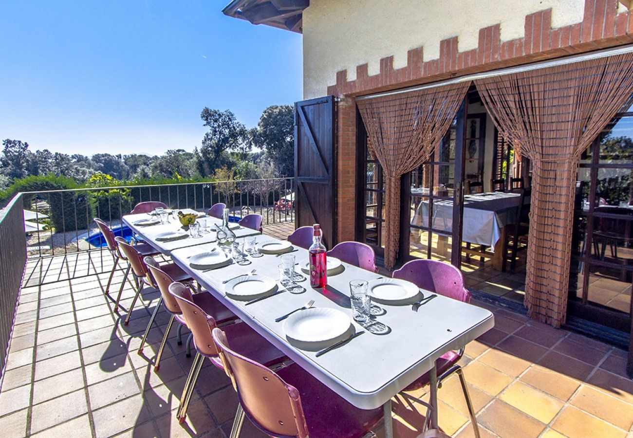 Villa à Sant Pere de Vilamajor - Nature et tranquillité pour 24 personnes - à 30 km de la plage !