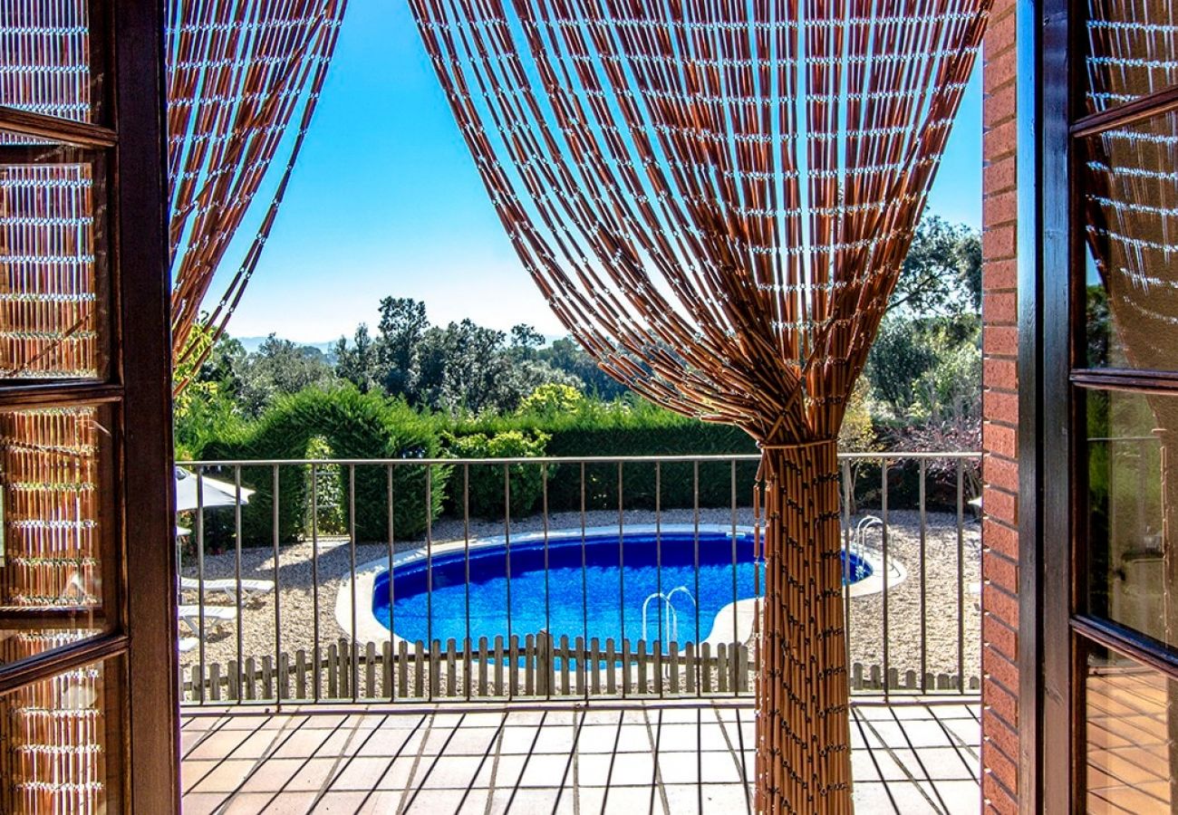 Villa à Sant Pere de Vilamajor - Nature et tranquillité pour 24 personnes - à 30 km de la plage !