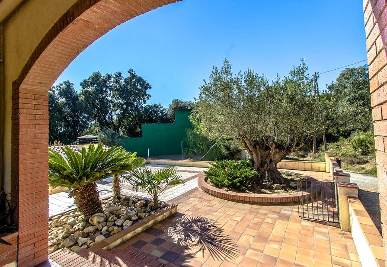 Villa à Sant Pere de Vilamajor - Nature et tranquillité pour 24 personnes - à 30 km de la plage !