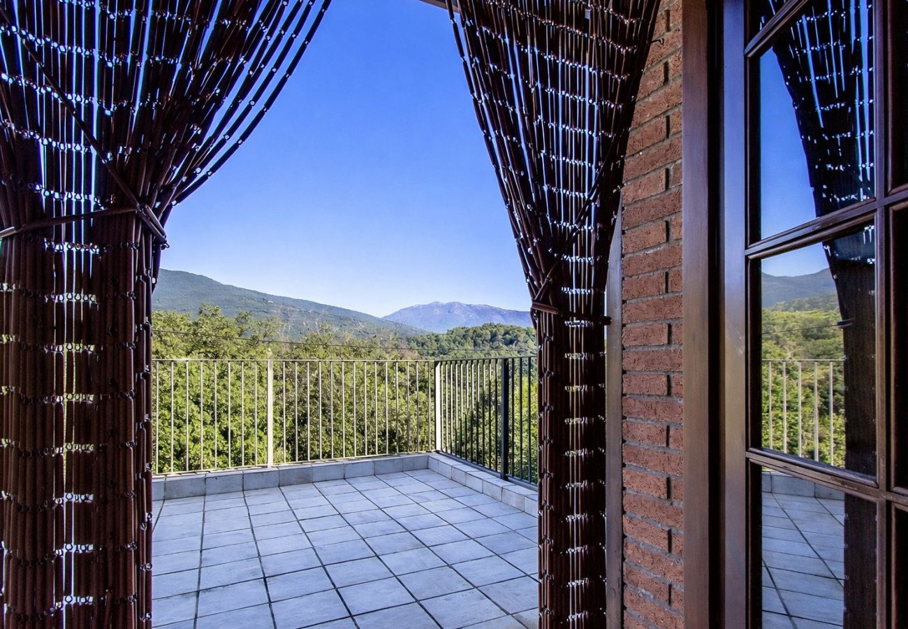 Villa à Sant Pere de Vilamajor - Nature et tranquillité pour 24 personnes - à 30 km de la plage !