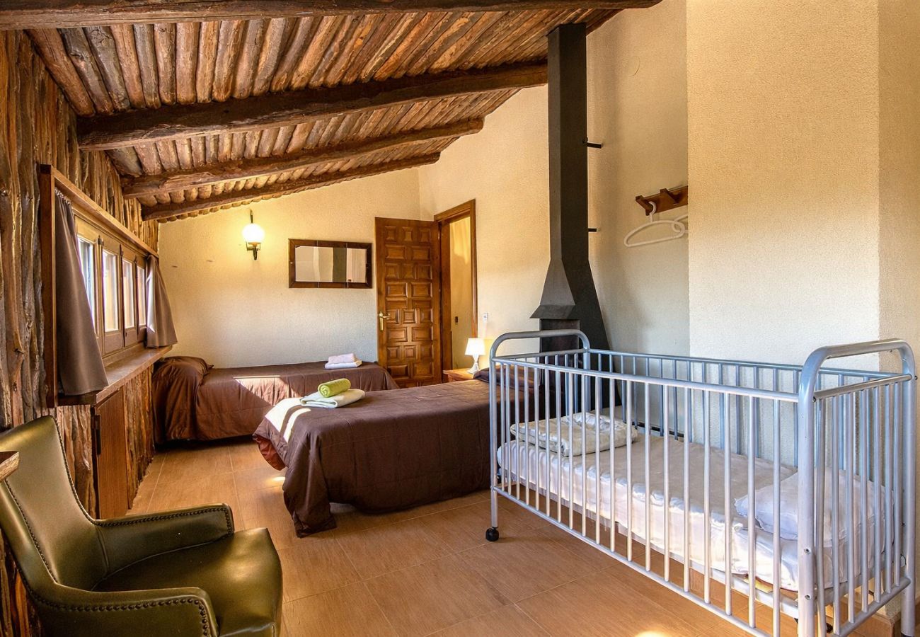 Villa à Sant Pere de Vilamajor - Nature et tranquillité pour 24 personnes - à 30 km de la plage !