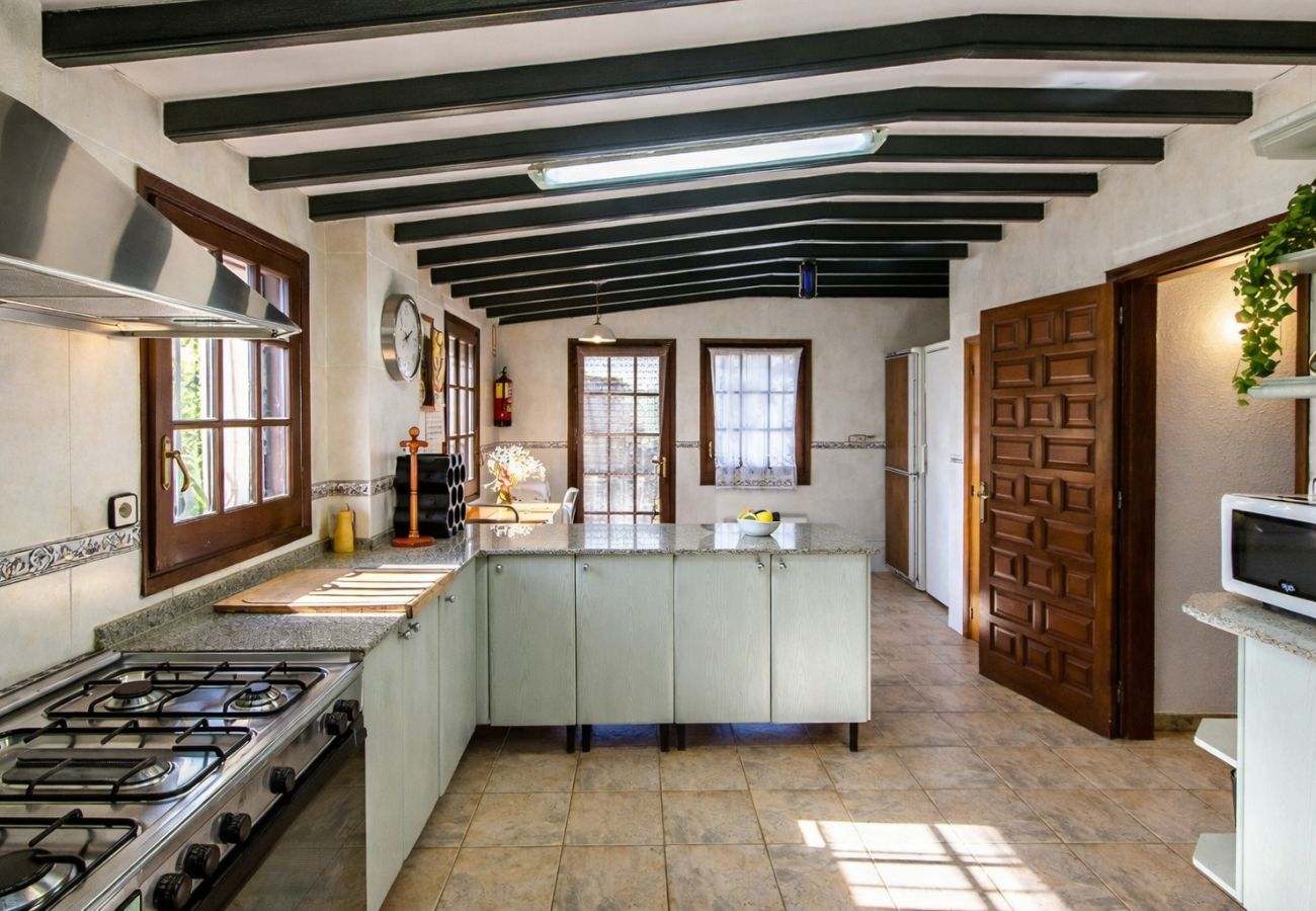 Villa à Sant Pere de Vilamajor - Nature et tranquillité pour 24 personnes - à 30 km de la plage !